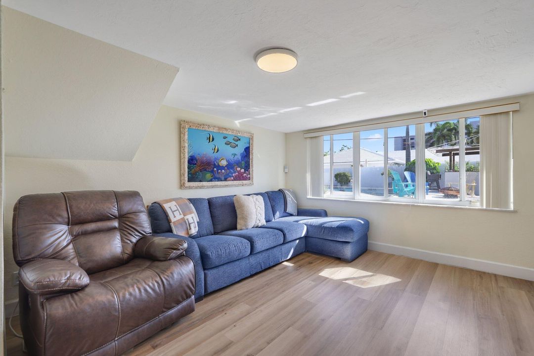 For Sale: $1,100,000 (4 beds, 3 baths, 2240 Square Feet)