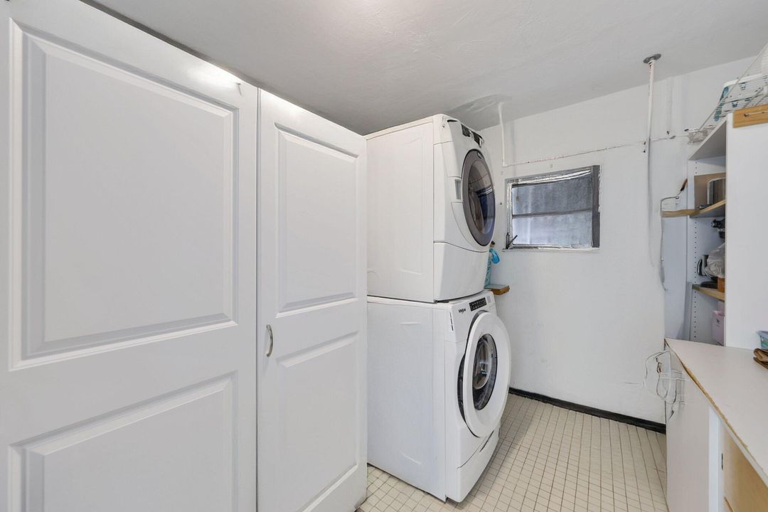 For Sale: $1,100,000 (4 beds, 3 baths, 2240 Square Feet)