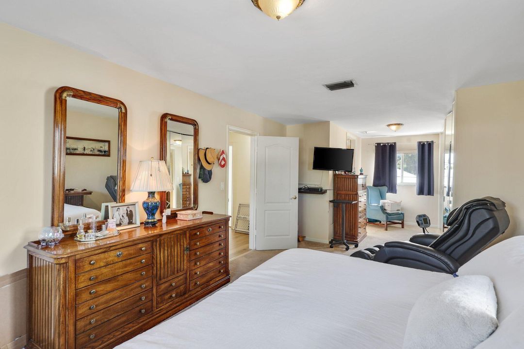 For Sale: $1,100,000 (4 beds, 3 baths, 2240 Square Feet)