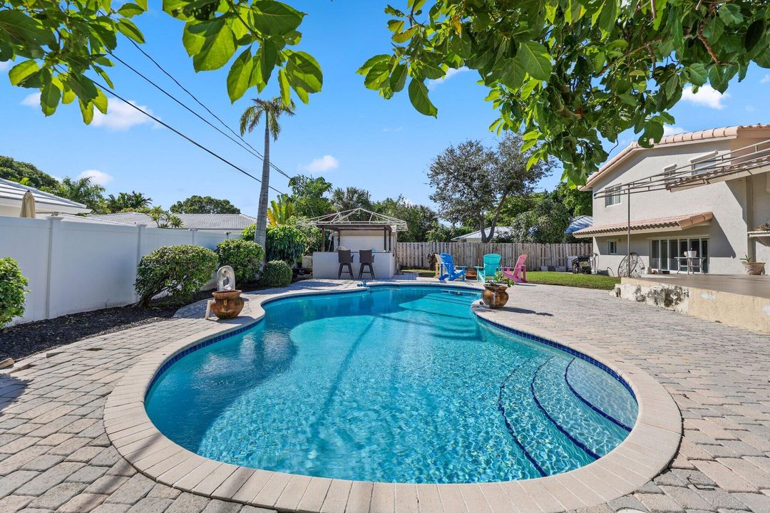 For Sale: $1,100,000 (4 beds, 3 baths, 2240 Square Feet)