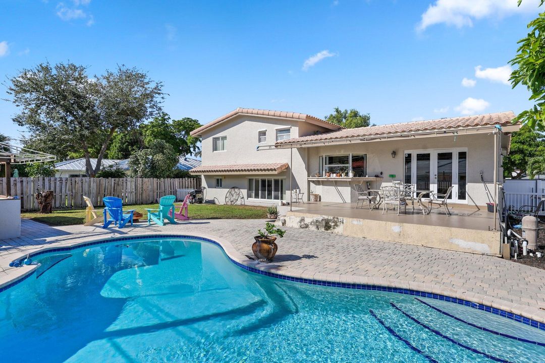 For Sale: $1,100,000 (4 beds, 3 baths, 2240 Square Feet)