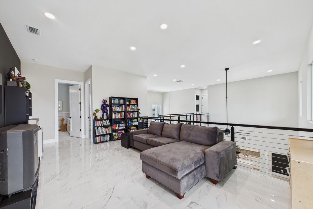 待售: $1,500,000 (7 贝兹, 3 浴室, 4593 平方英尺)