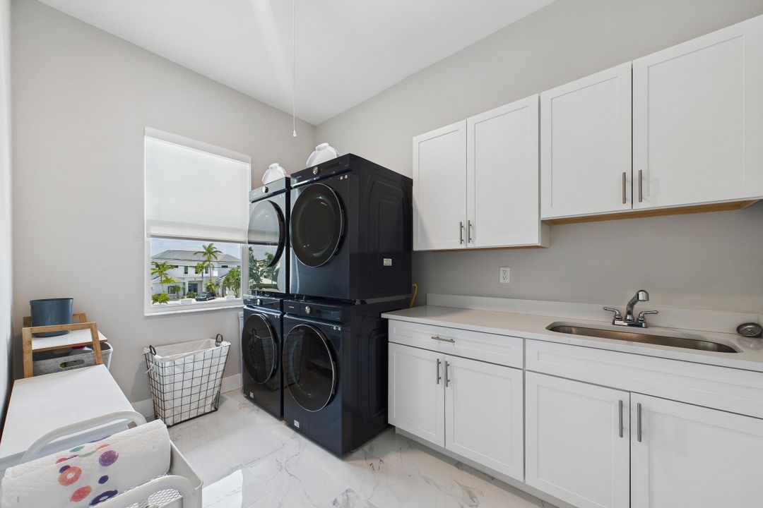 待售: $1,500,000 (7 贝兹, 3 浴室, 4593 平方英尺)