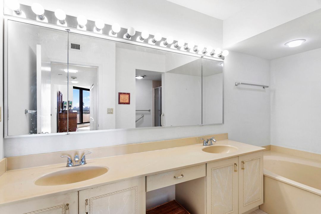 For Sale: $795,000 (3 beds, 3 baths, 2024 Square Feet)