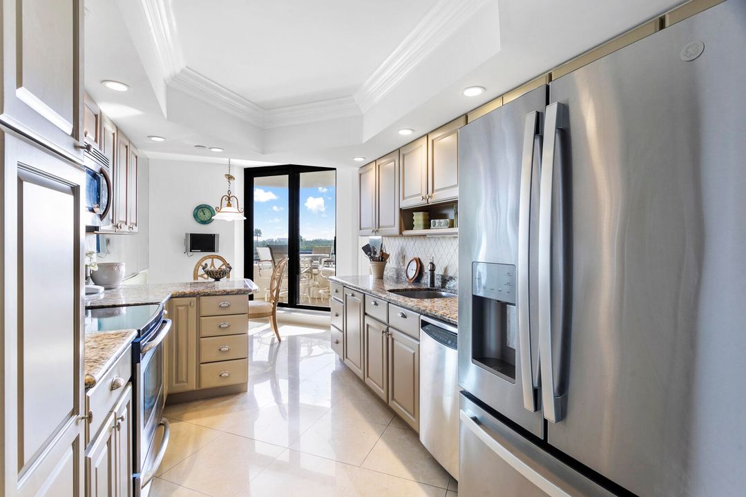 For Sale: $795,000 (3 beds, 3 baths, 2024 Square Feet)