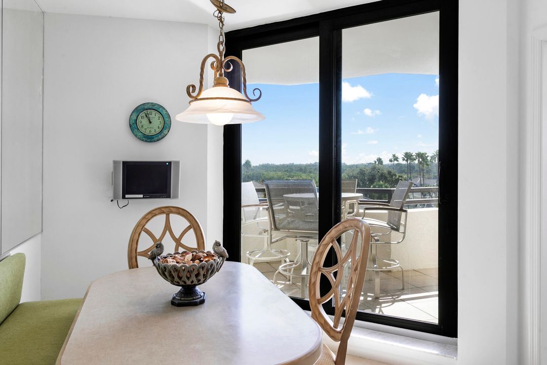 For Sale: $795,000 (3 beds, 3 baths, 2024 Square Feet)