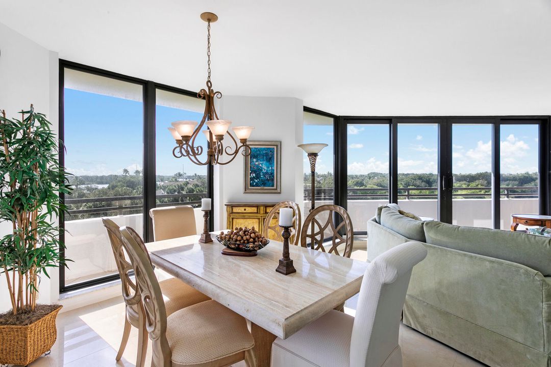 For Sale: $795,000 (3 beds, 3 baths, 2024 Square Feet)