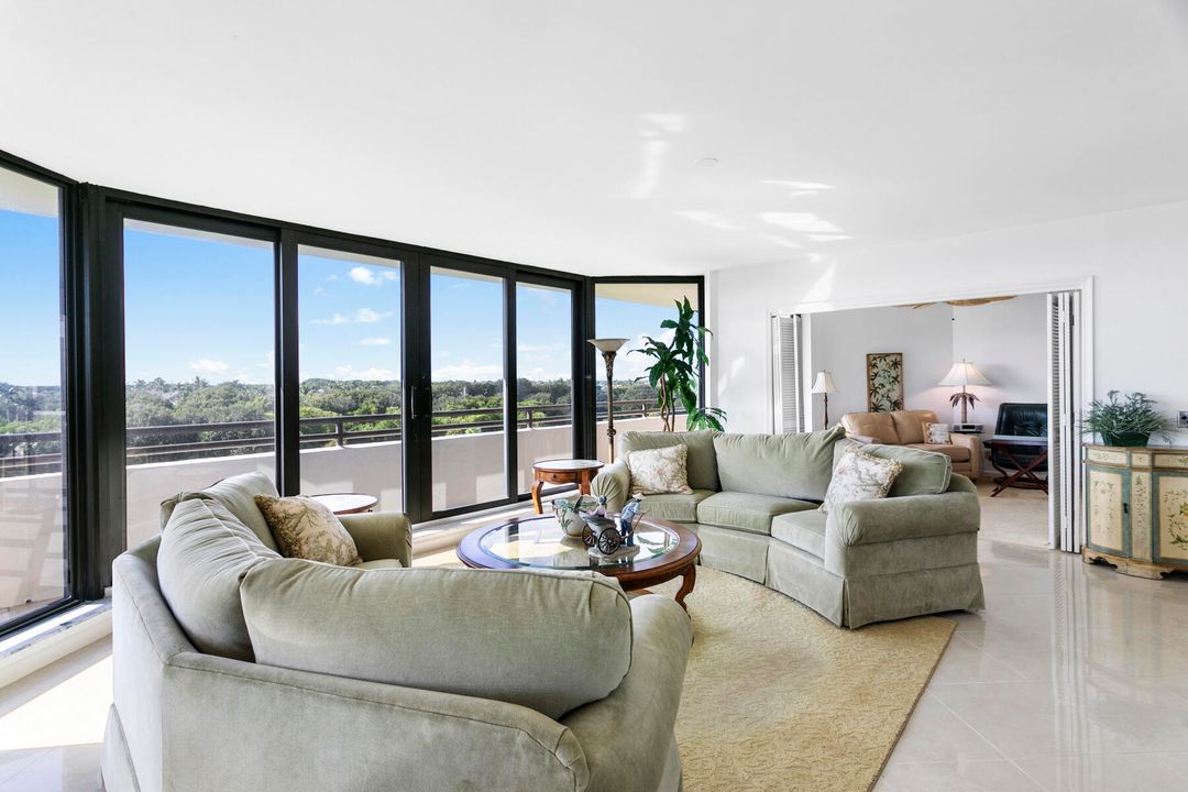 For Sale: $795,000 (3 beds, 3 baths, 2024 Square Feet)