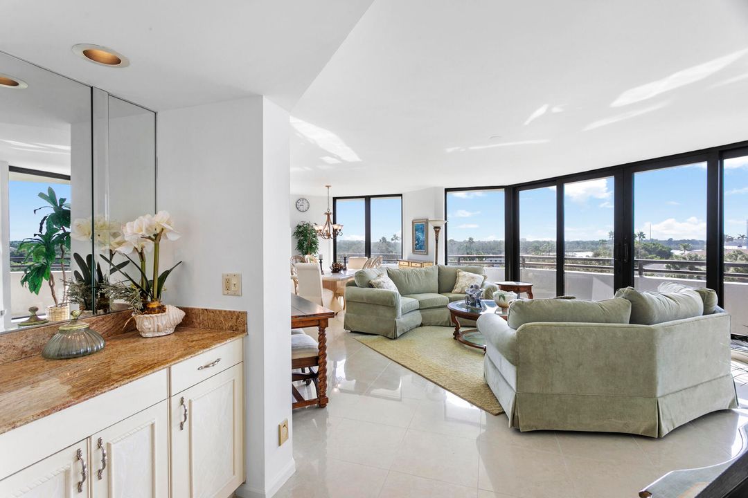 For Sale: $795,000 (3 beds, 3 baths, 2024 Square Feet)