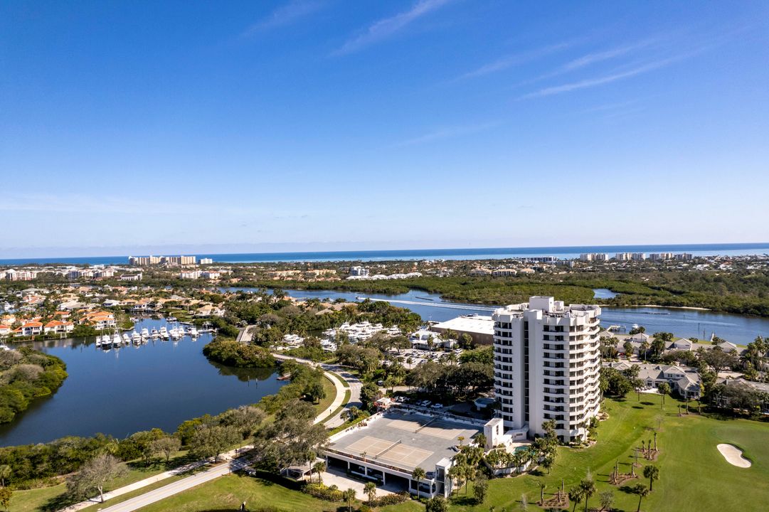 For Sale: $795,000 (3 beds, 3 baths, 2024 Square Feet)