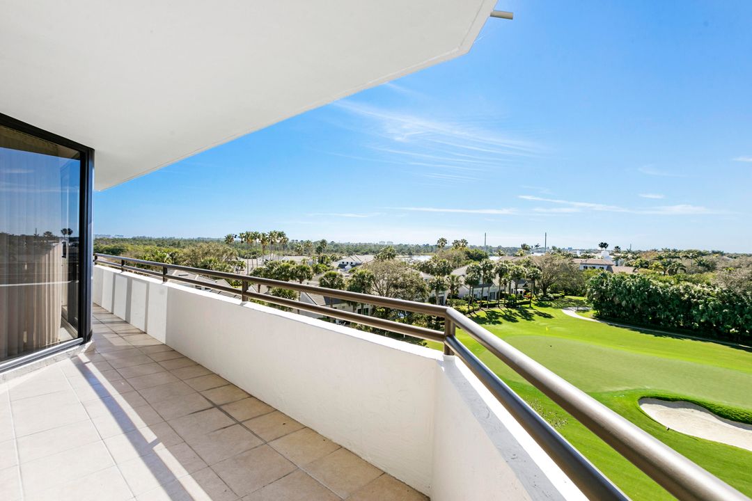 For Sale: $795,000 (3 beds, 3 baths, 2024 Square Feet)