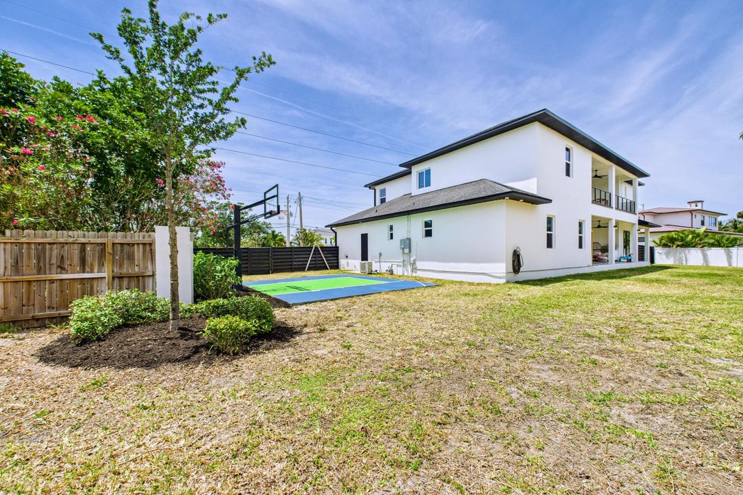 待售: $1,500,000 (7 贝兹, 3 浴室, 4593 平方英尺)