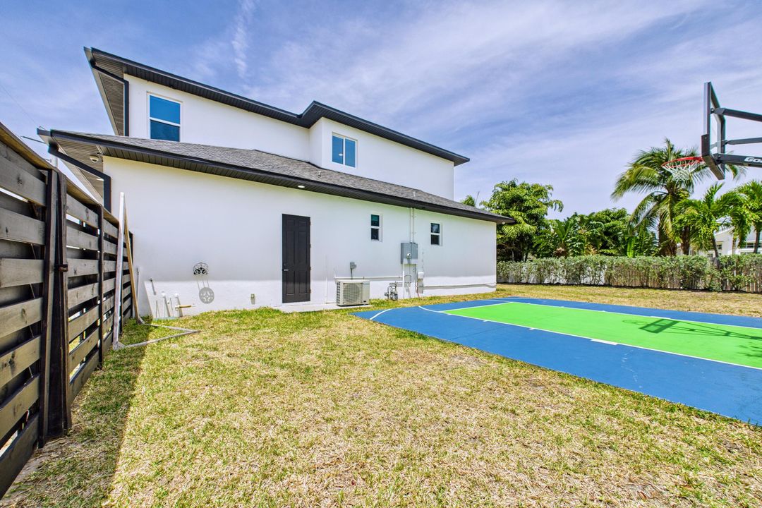 待售: $1,500,000 (7 贝兹, 3 浴室, 4593 平方英尺)