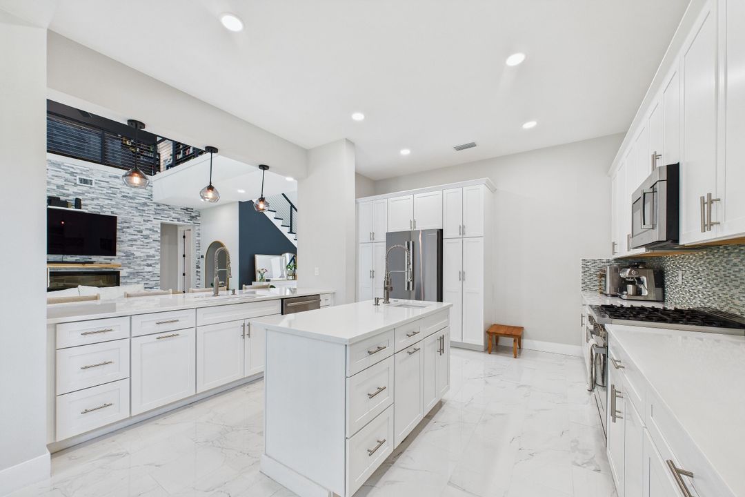 待售: $1,500,000 (7 贝兹, 3 浴室, 4593 平方英尺)