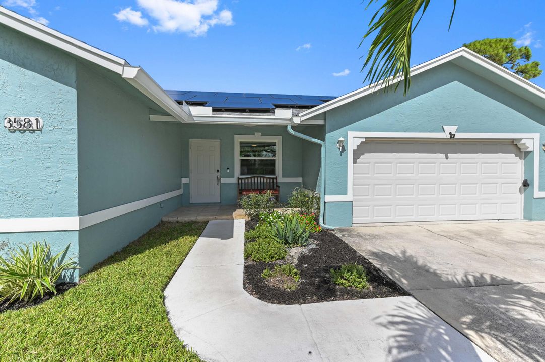 Active With Contract: $3,300 (3 beds, 2 baths, 1811 Square Feet)