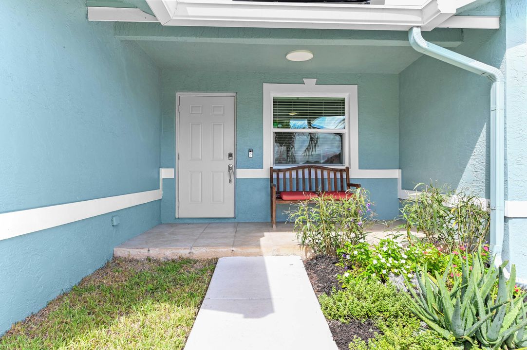 Active With Contract: $3,300 (3 beds, 2 baths, 1811 Square Feet)