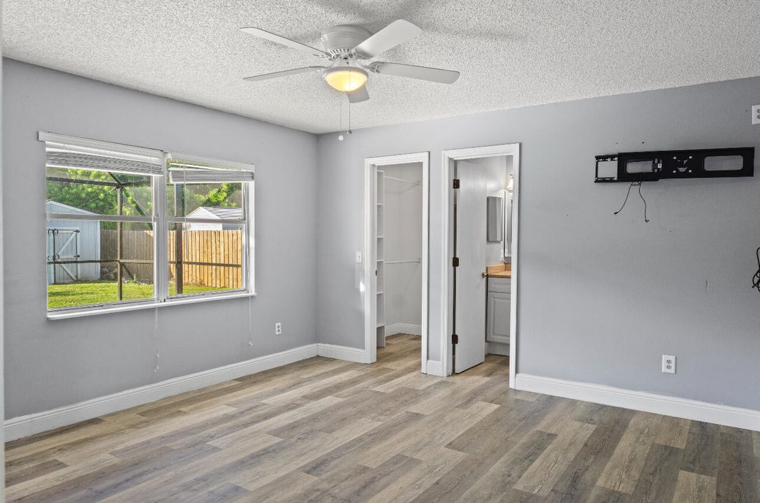 For Rent: $3,000 (3 beds, 2 baths, 1684 Square Feet)