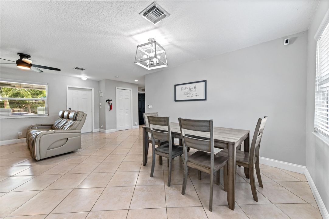 Active With Contract: $3,300 (3 beds, 2 baths, 1811 Square Feet)
