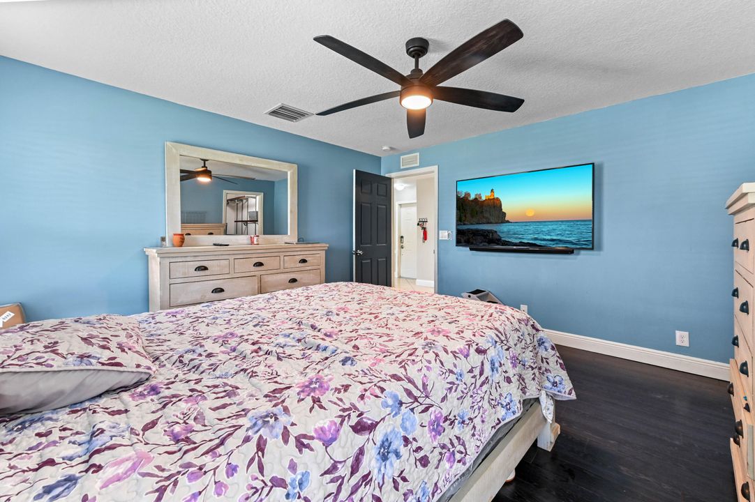 Active With Contract: $3,300 (3 beds, 2 baths, 1811 Square Feet)