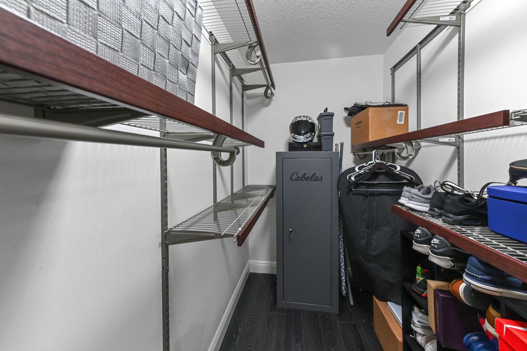 Active With Contract: $3,300 (3 beds, 2 baths, 1811 Square Feet)