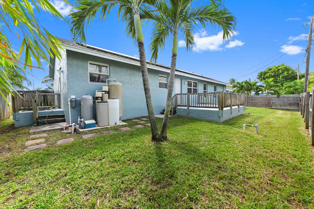 Active With Contract: $3,300 (3 beds, 2 baths, 1811 Square Feet)