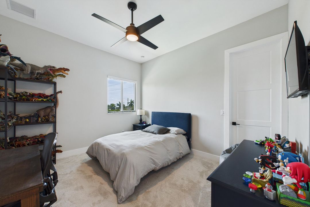 待售: $1,500,000 (7 贝兹, 3 浴室, 4593 平方英尺)