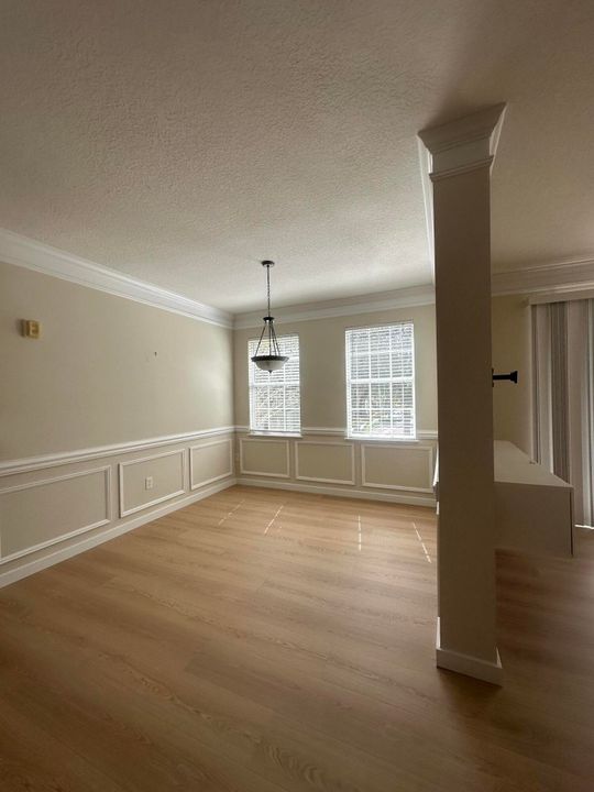 Active With Contract: $2,650 (2 beds, 2 baths, 1384 Square Feet)