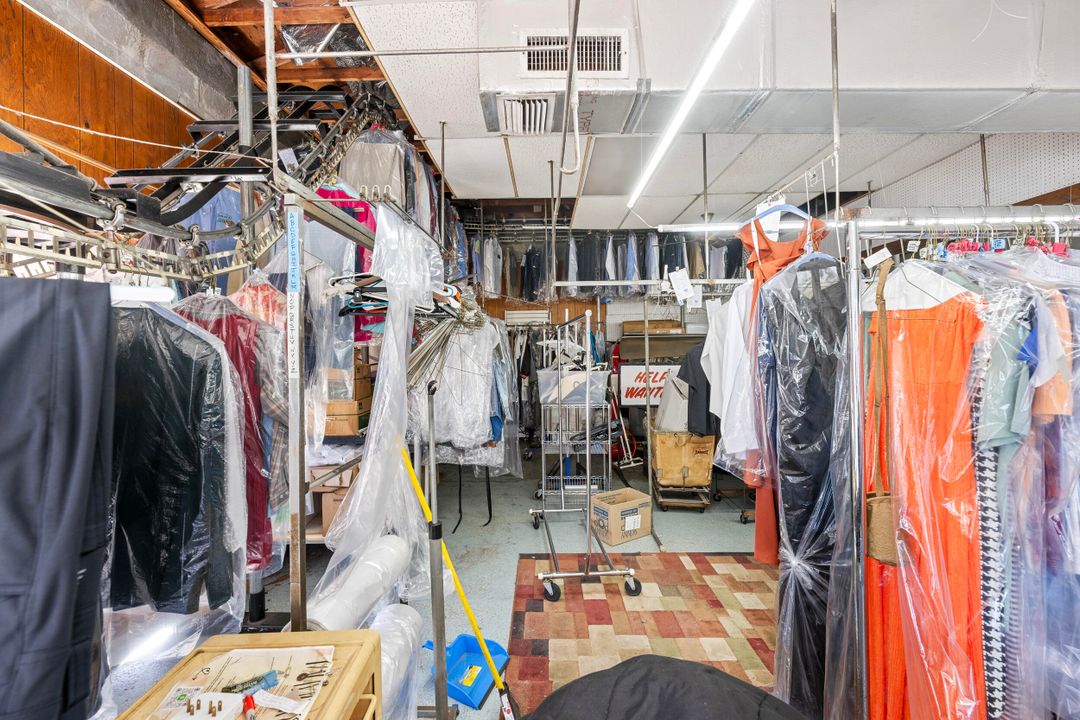 待售: $1,400,000 (0 贝兹, 0 浴室, 3880 平方英尺)