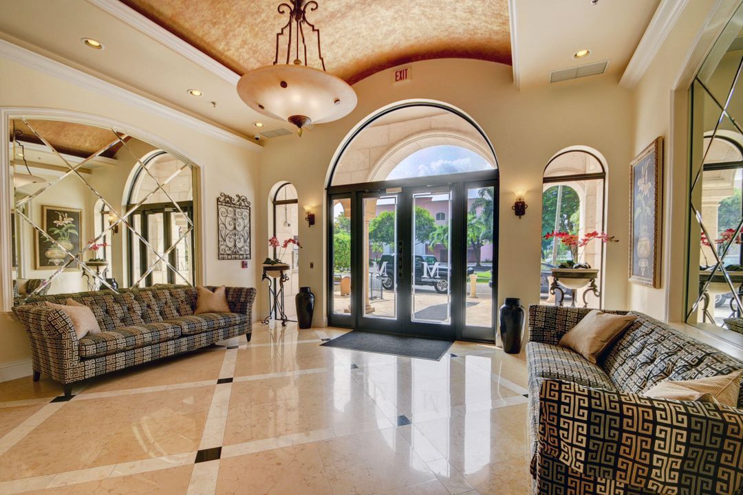 For Sale: $475,000 (2 beds, 2 baths, 1112 Square Feet)