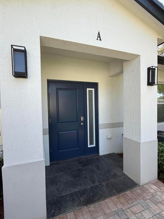 Active With Contract: $2,000 (2 beds, 2 baths, 864 Square Feet)