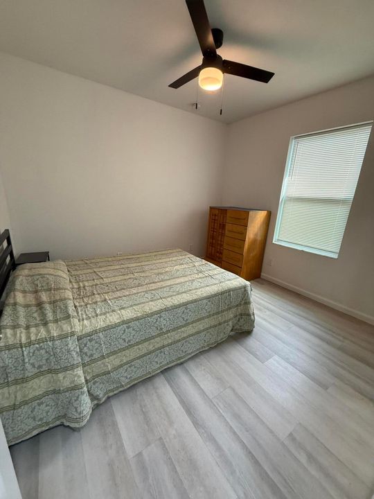 Active With Contract: $2,000 (2 beds, 2 baths, 864 Square Feet)