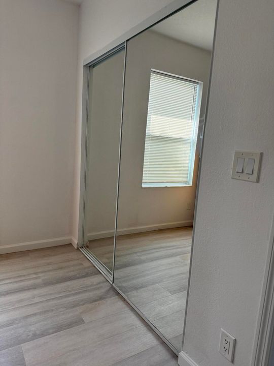 Active With Contract: $2,000 (2 beds, 2 baths, 864 Square Feet)