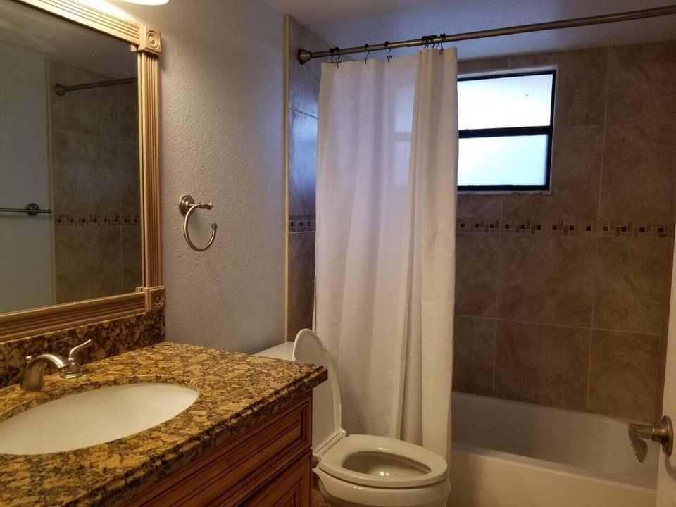 For Rent: $1,874 (2 beds, 2 baths, 952 Square Feet)