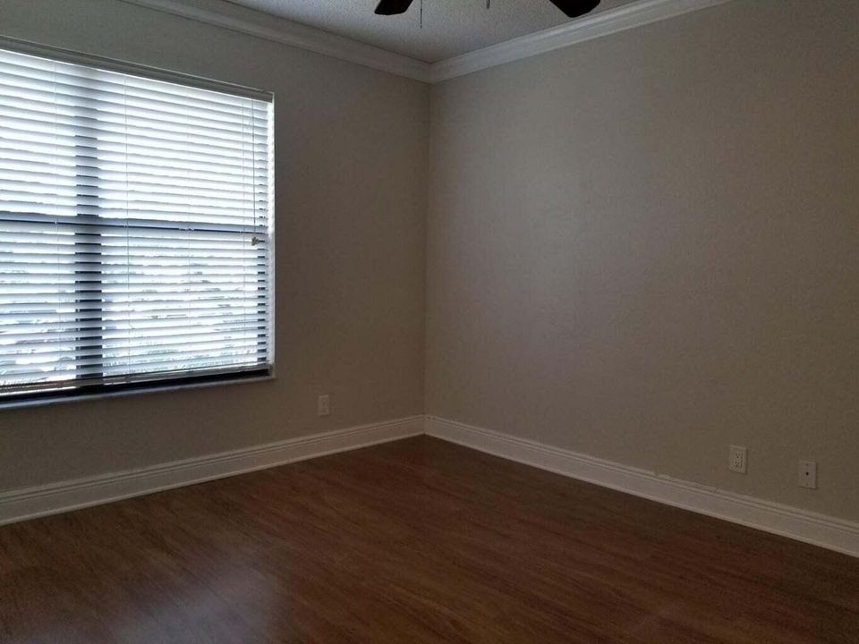 For Rent: $1,874 (2 beds, 2 baths, 952 Square Feet)