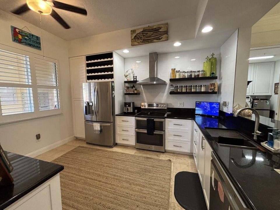 For Sale: $539,900 (2 beds, 2 baths, 1989 Square Feet)