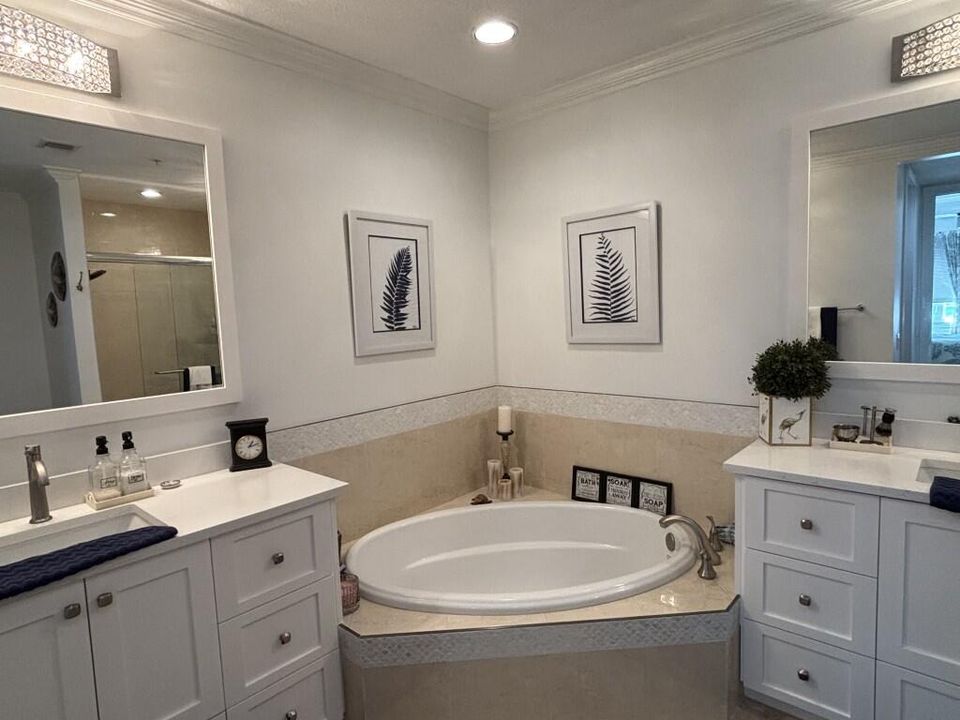 For Sale: $539,900 (2 beds, 2 baths, 1989 Square Feet)