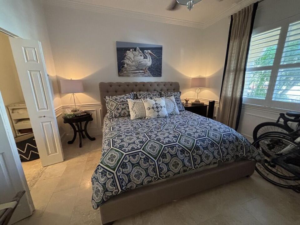 For Sale: $539,900 (2 beds, 2 baths, 1989 Square Feet)