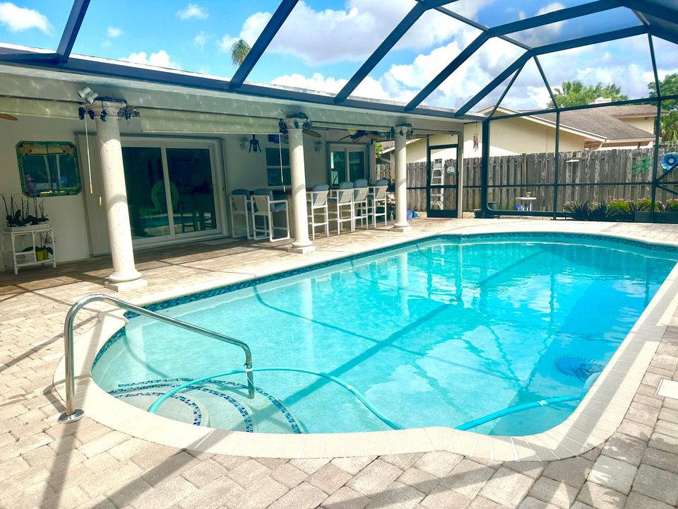 For Sale: $835,000 (4 beds, 2 baths, 1944 Square Feet)