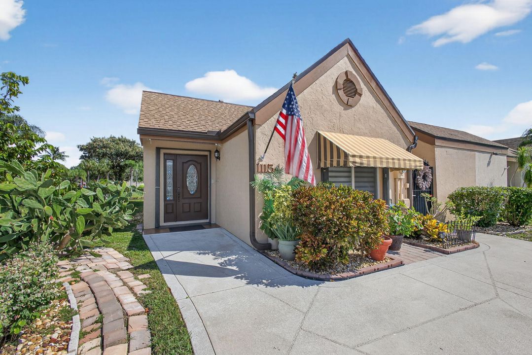 На продажу: $479,900 (2 спален, 2 ванн, 1378 Квадратных фут)