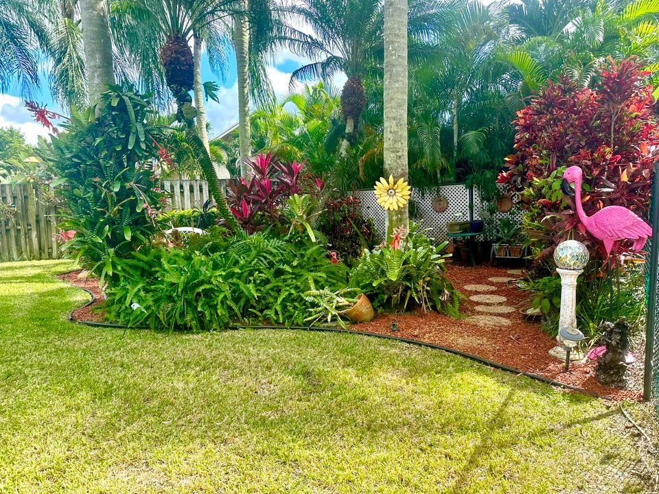 For Sale: $835,000 (4 beds, 2 baths, 1944 Square Feet)