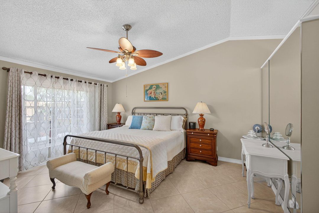 На продажу: $479,900 (2 спален, 2 ванн, 1378 Квадратных фут)