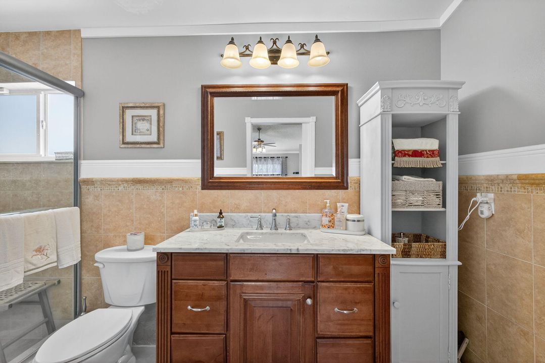 На продажу: $479,900 (2 спален, 2 ванн, 1378 Квадратных фут)