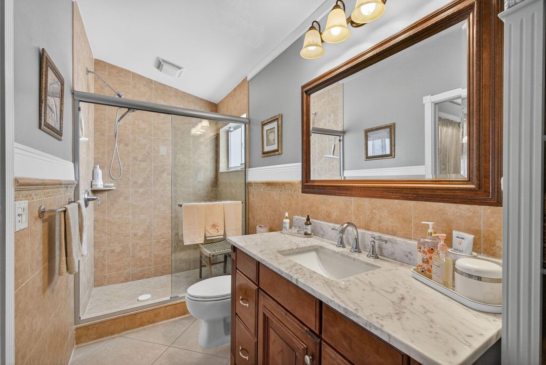 На продажу: $479,900 (2 спален, 2 ванн, 1378 Квадратных фут)