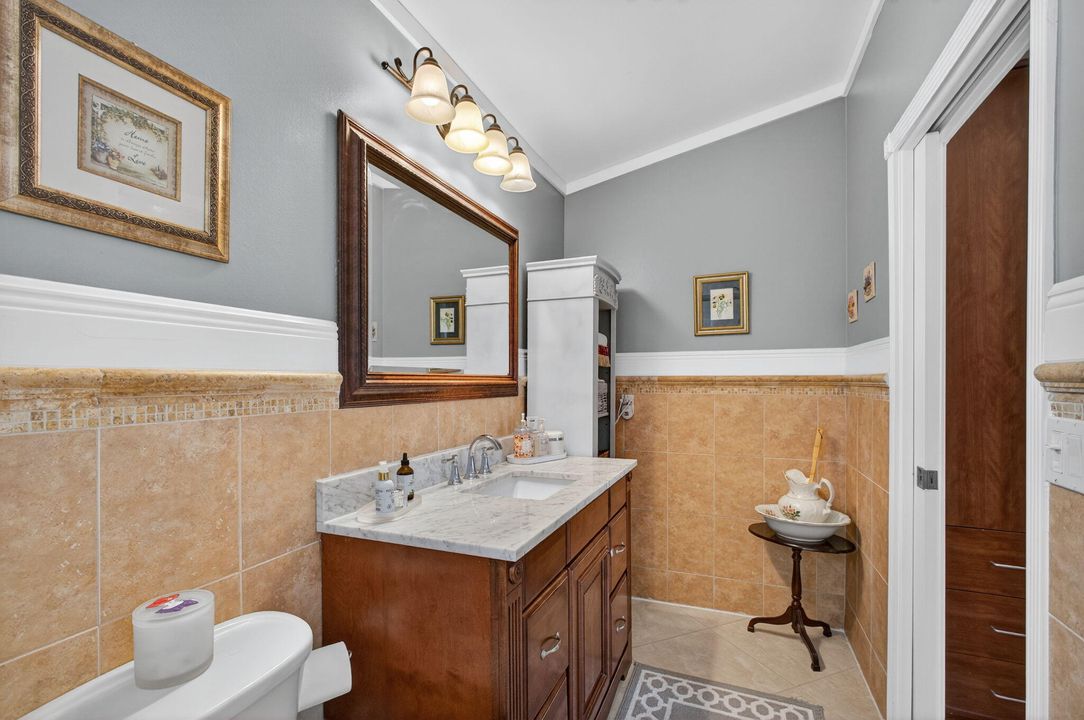 На продажу: $479,900 (2 спален, 2 ванн, 1378 Квадратных фут)