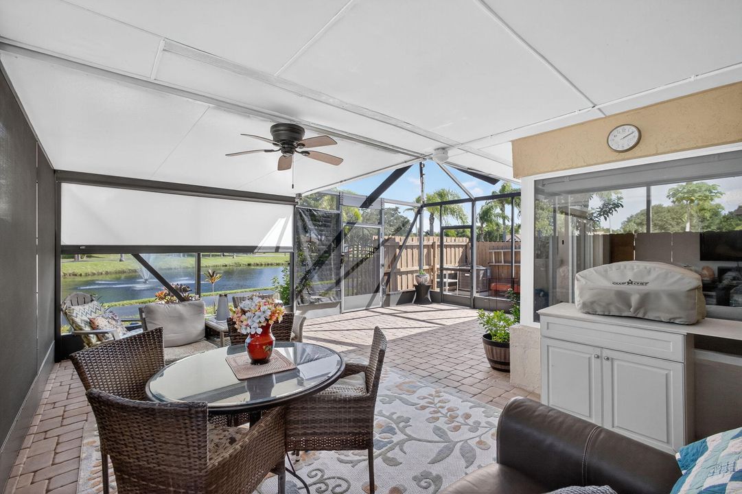 На продажу: $479,900 (2 спален, 2 ванн, 1378 Квадратных фут)