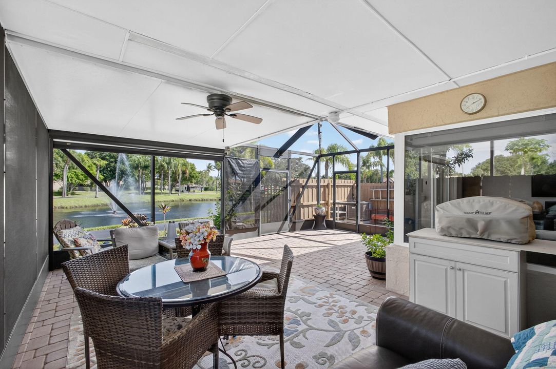 На продажу: $479,900 (2 спален, 2 ванн, 1378 Квадратных фут)