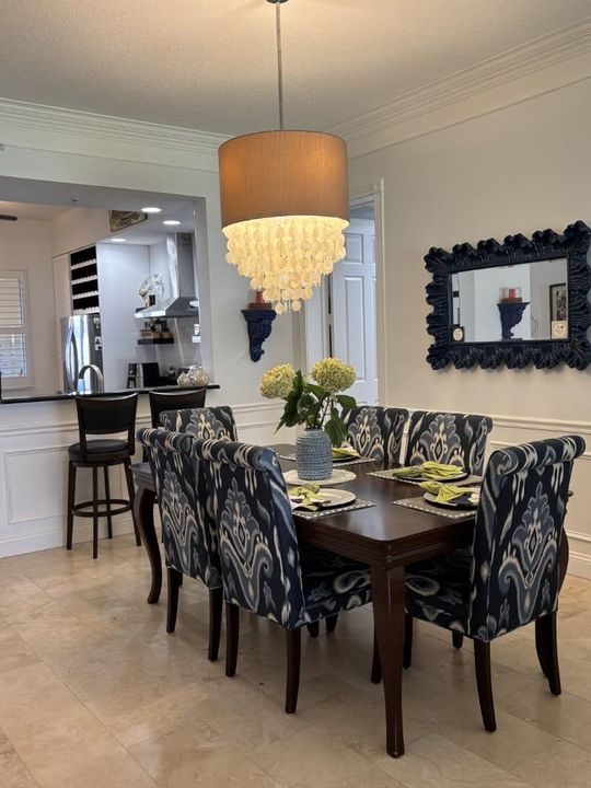 For Sale: $539,900 (2 beds, 2 baths, 1989 Square Feet)