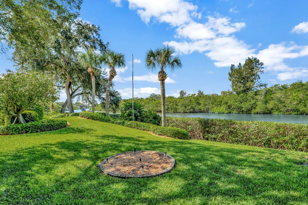 For Sale: $4,500,000 (4 beds, 4 baths, 5921 Square Feet)