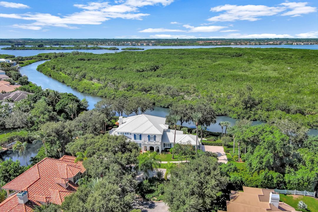 For Sale: $4,500,000 (4 beds, 4 baths, 5921 Square Feet)