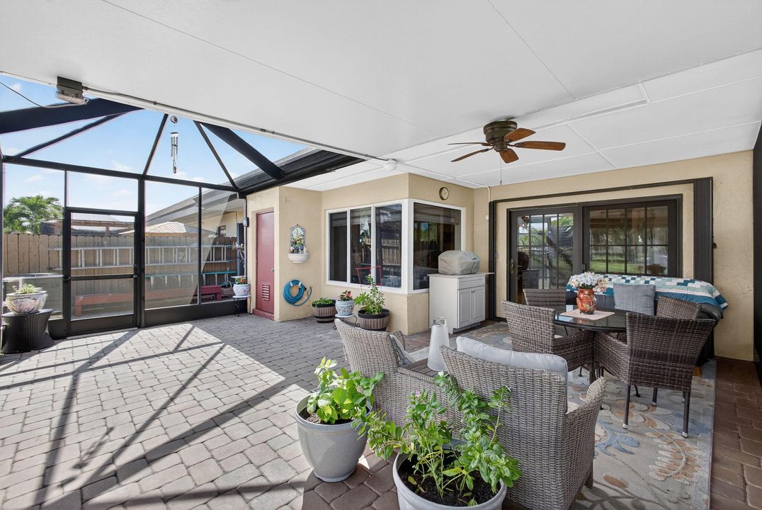 На продажу: $479,900 (2 спален, 2 ванн, 1378 Квадратных фут)